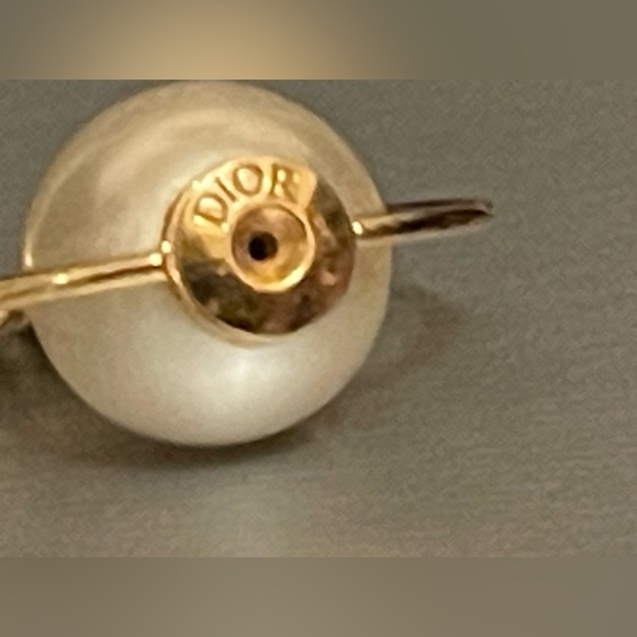 C💕D💕 Pearl Earrings - Picture 16 of 16